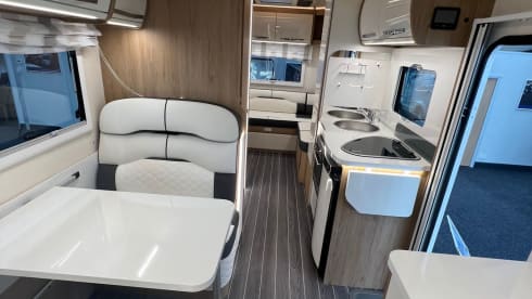 5 berth immaculate Ford Roller Team 747 Automatic new to hire October 2023