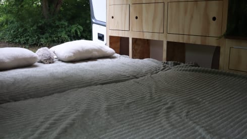 2p Volkswagen campervan uit 2013