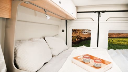 Iona – Auto-Trail Expedition 2025/26 (Automatik)