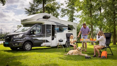 HSN – Swift semi-geïntegreerde camper met 5 slaapplaatsen vanaf 2025