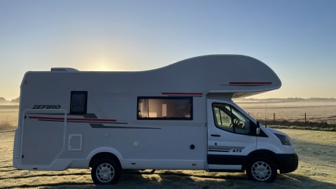 Victor – 6 berth Roller Team alcove from 2024