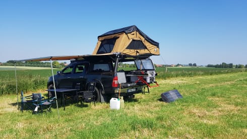 Lizette – Toyota Hilux Overlander