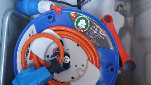 CHALO – Self-built camper with great attention to detail