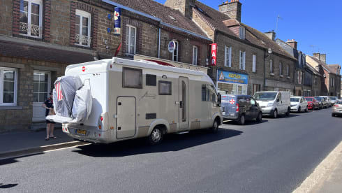 Spacious Luxury Camper 4/5p | hp 170 | transverse bed & lifting bed | complete inventory 