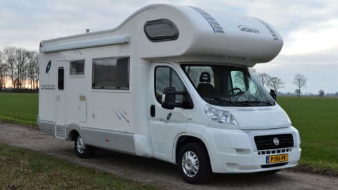 Beautiful complete and very neat 6-person camper (Fiat Ducato Joint S)