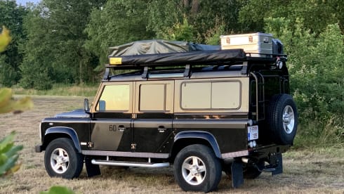 Defender 110 by Lowland Escapes