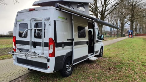 Hymer Grand Canyon, automatic, km free, 4 persons from 2017