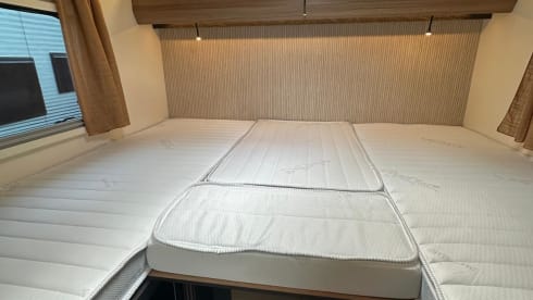 Nr. 15 – Wohnmobil für bis zu 4 Personen als Automatik und Einzelbetten