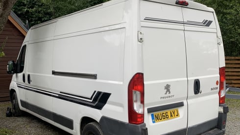 Nujay – 4 berth Peugeot campervan from 2016