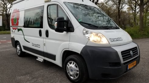 De Klaproos – Luxury 2-person camper with spacious fixed double bed!