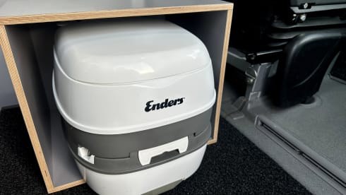 Bertus – Mercedes Sprinter 519CDI 3.0 V6 (191 hp) Automatic Bus Camper – B driving license –