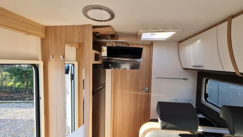 Sunlight i69L (B) adventure with automatic year 2022
