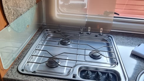 Hymer semi-integrated max 3 persons built in 2009 
