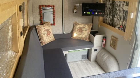 Red – Renault Master 2/3 posti letto campervan del 2017 *smart tv/riscaldamento/WC ecc.*
