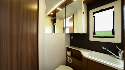 5p Adria Mobil semi-integrated from 2021