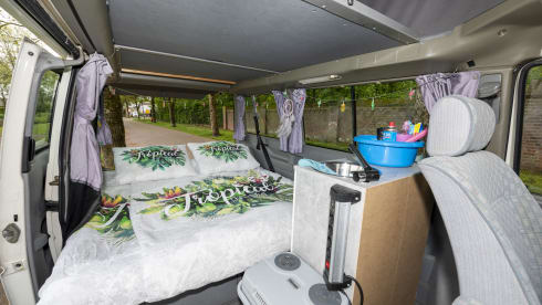 Tropical - Cozy and robust VW T4 multivan with sleeping roof