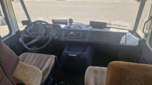 4p Mercedes-Benz alcove uit 1978