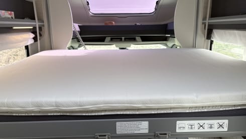 Ford Challenger 6 persoons, stapelbedden en hefbed