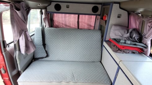 Pepper – 4p off-grid Volkswagen t4 Westfalia California 1991 extra spacious