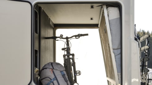 L2R – Comfort 2-4 berth, free WiFi & insurance 
