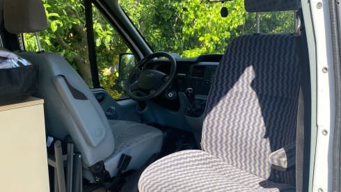 De Ford – Ford Bus camper, please note it is located in Bilbao. Transfer from airport
