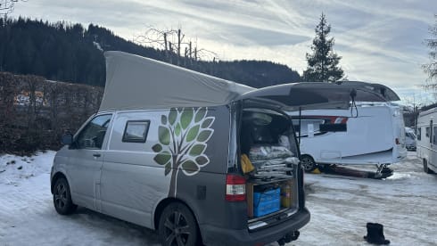 Saampjes – 4/5 Person Volkswagen T5 from 2012