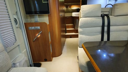 Sidney – Luxurious High End A Class Motorhome 