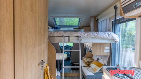 Mielke – Spacious Mobilhome Rollerteam Zefiro Plus 298TL 5 persons - Automatic