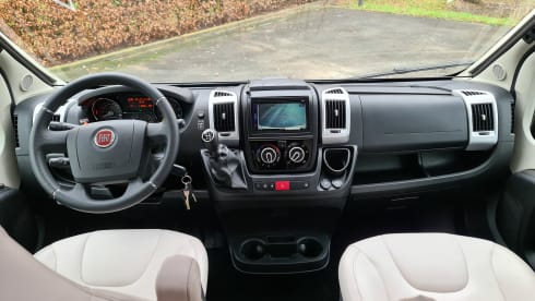 N854ZH – Very luxurious Burstner Lyseo Privilege 728 G length bed | miles free!