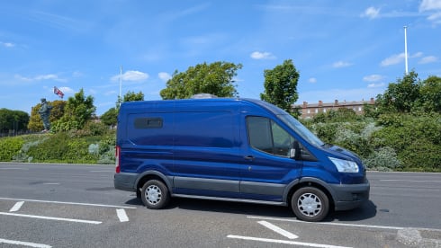 Belle – 2 Berth Custom Cozy Van
