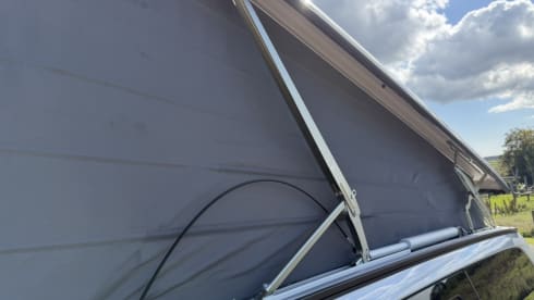 Molly – 4 berth Mercedes-Benz Marco Polo campervan from 2019