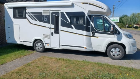 6p Benimar semi-integrated uit 2021