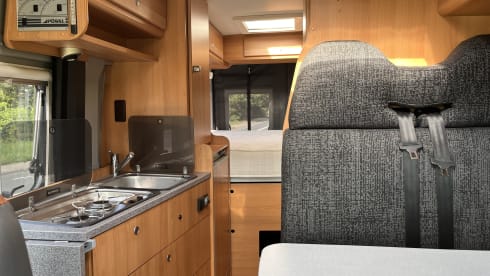  Pössl 2Win Fixed bed, Air conditioning, AUTOMATIC 3.0L 158hp