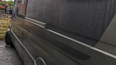 Luxury adventurer with large garage. – Mercedes Sprinter Campervan - Shower - Huge Garage - Off Grid