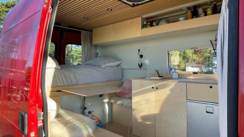 Lola – Two-person Self-build Camperbus