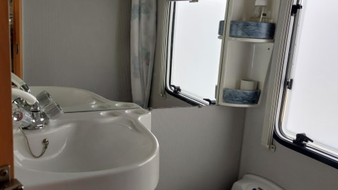 Fiat Ducato Weinsberg alcove camper 6 persons