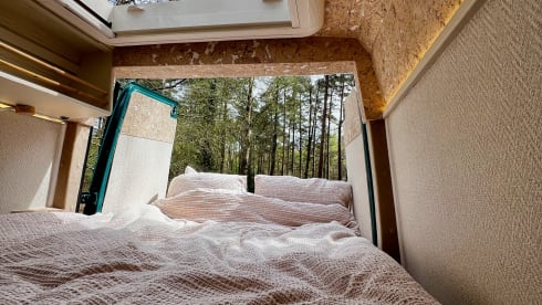 Spike – 3 berth Mercedes-Benz campervan from 2016