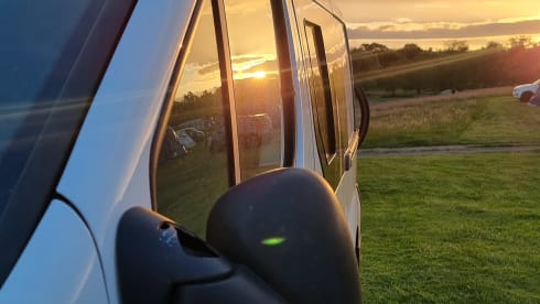 Molly – Beautifully converted Off-grid Campervan
