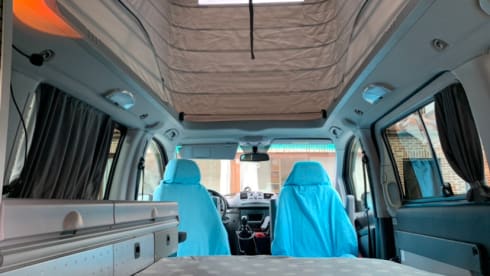 MP VAN – 4p Mercedes-Benz campervan from 2011