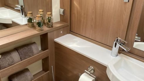 Beautiful luxury Burstner IXEO 680