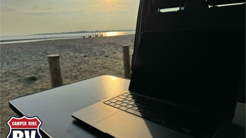 Betty – VW Campervan 4 Berth - Great looking van, cosy living space