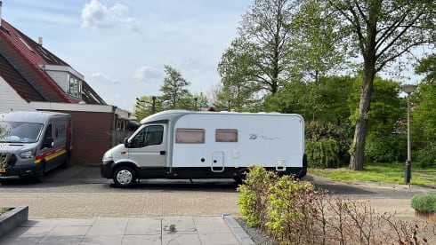 Camper Harderwijk – 4p Bürstner semi-integrated from 2004