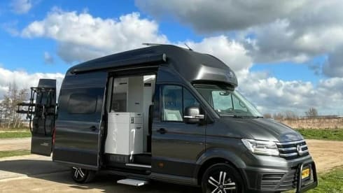 Stewie – Volkswagen Grand California 600 4-seater Automatic