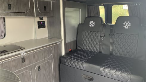 Blu – VW campervan INC FULL INSURANCE !!