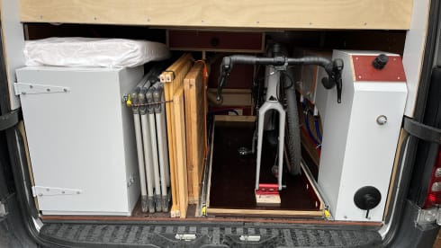 Hank the Van – Luxury off-grid Mercedes Sprinter