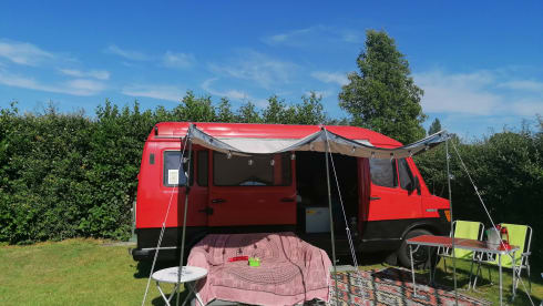 #Brutusss85 – 4p Mercedes-Benz bus from 1985