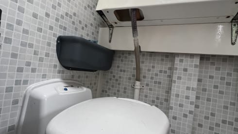 Super-camper – 2-person Mercedes-Benz bus from 2001