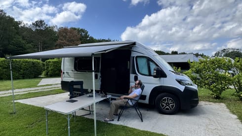 Van Voyage – Gloednieuwe Possl 2Win R met hefdak(2026) compacte luxe met grote badkamer