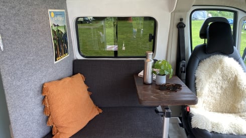 Otis – Super cozy self-build camper