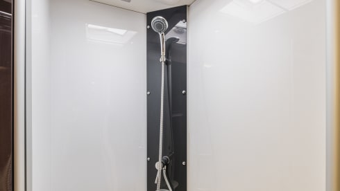 4p Challenger semi-integrated uit 2017